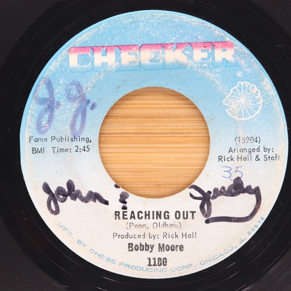 BOBBY MOORE - REACHING OUT‎ / CHAINED TO YOUR HEART - SOUL 45 CHECKER